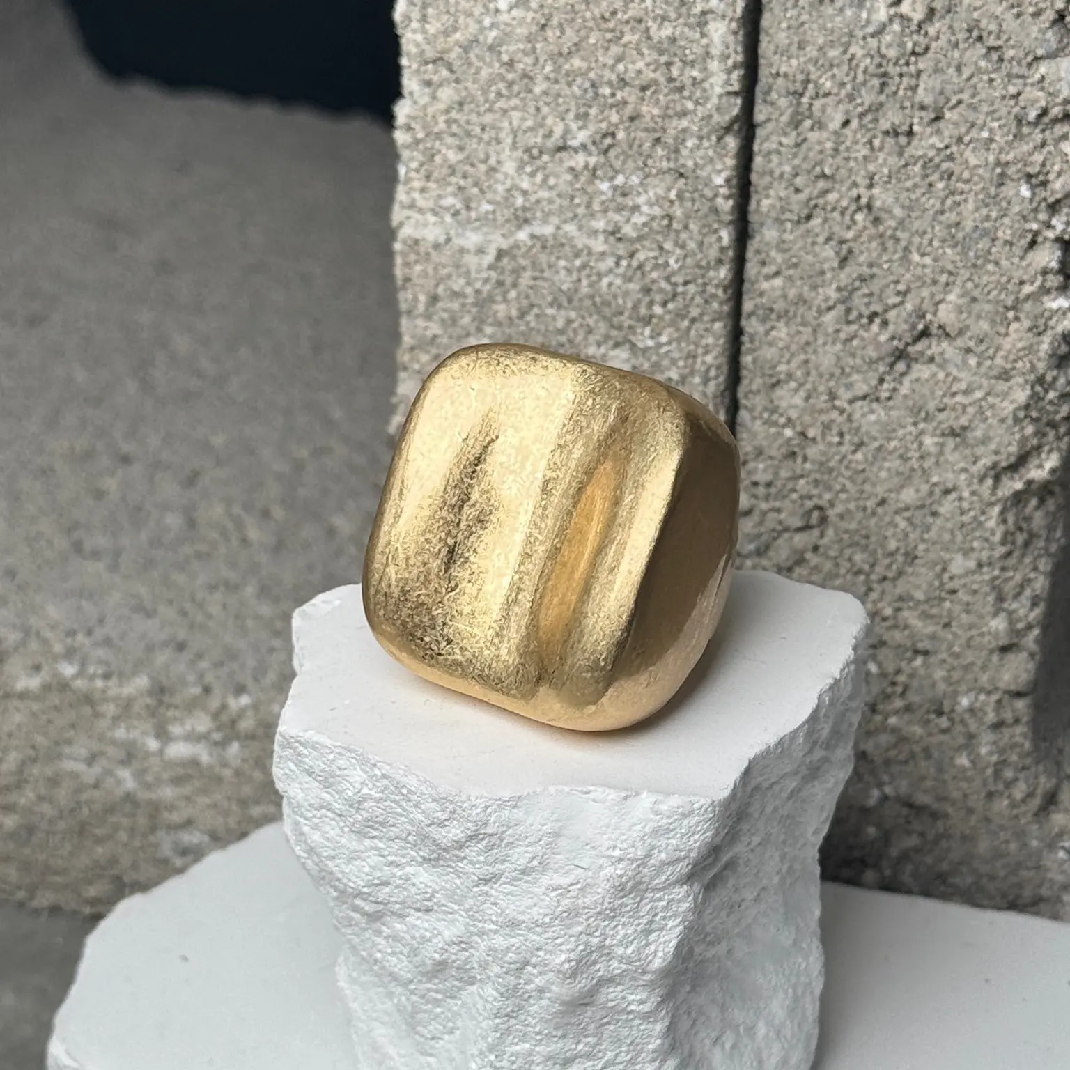 Geo Frame Expandable Ring Up To Size 10