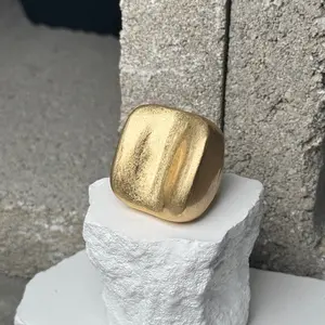 Geo Frame Expandable Ring Up To Size 10