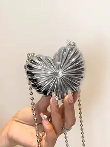 Silver heart shell pattern chain crossbody bag, Fashionable crossbody bag, metal style three-dimensional heart-shaped chain small bag, fashion all-match, metal texture niche design suitable for daily travel, shopping, Chain Strap Crossbody