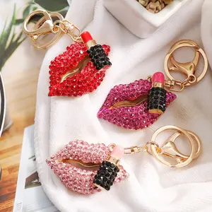 New European American Rhinestone Lip Shaped Keychain 3D Metal Lip Pendant Fashion Bling Lip Charm Key Ring Stylish Bag Backpack Decor Daily Fashion Accessory