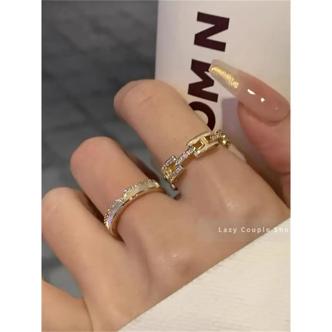 Letter H + Letter V (2-piece set)