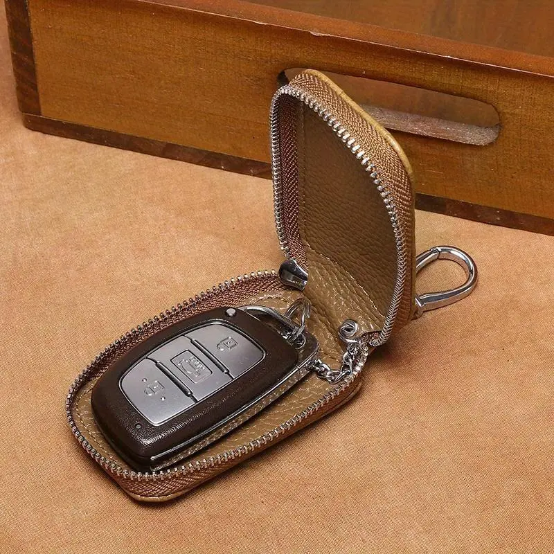 Genuine Leather Men’s Car Key Case – Universal Remote Key Pouch with Waist Clip Car Key Protector Key Fob Protector, Scratch Guard, Car Key Accessory, Metal