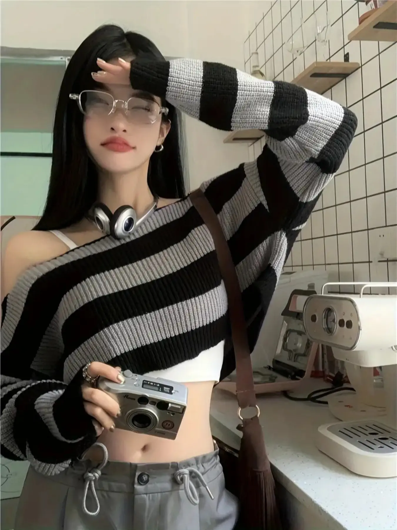 Y2K Long Sleeve Cropped Knit Top, Fitted Round Neck Design for All Seasons, Stylish Women's Fashion for Every Occasion