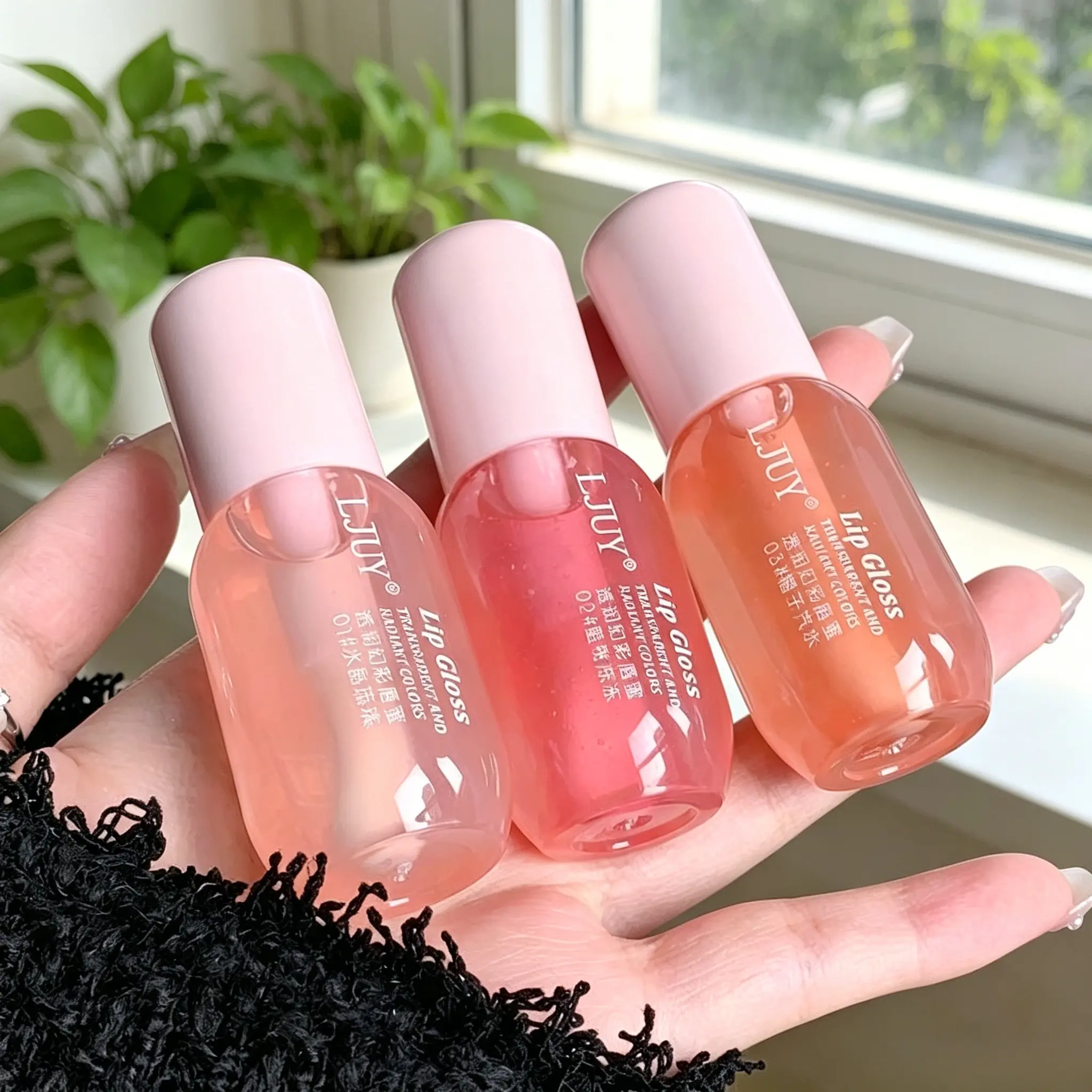 LJUY 3pcs transparent shimmer glossy lip oil. Hydrating, Moisturizing and non-greasy. Moisturizes dry lips and smooths lines. Works as lip balm and gloss for all-day use Lip Hydration Lipgloss Moisturizer