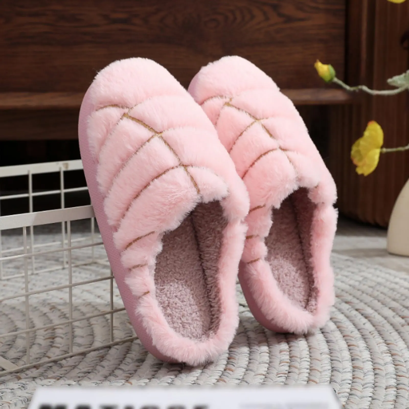 Concha Slippers for Women, Cozy Mexican Bread Pantuflas with Memory Foam, Plush Lining, Quilted Design