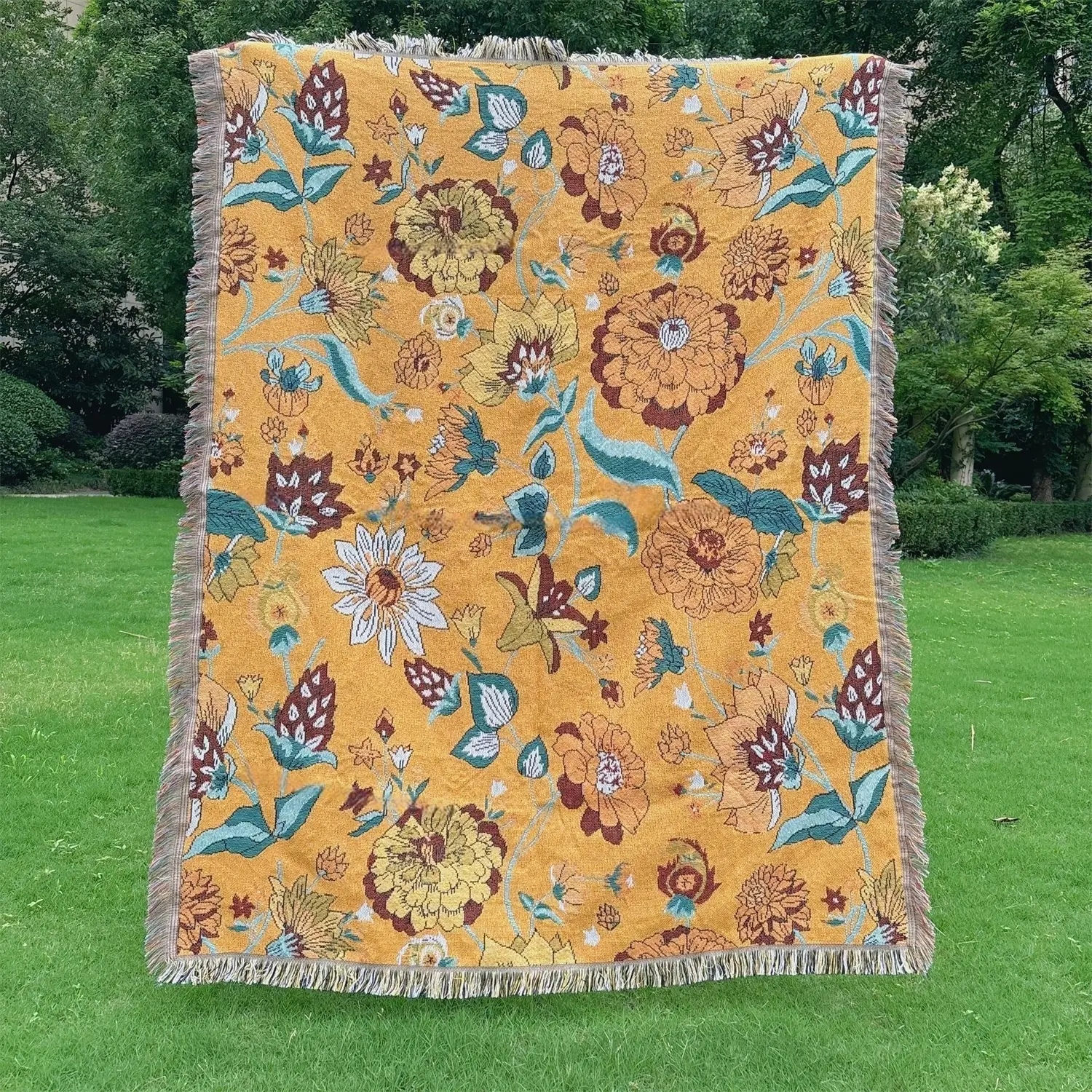 Retro floral pattern Outdoor Blanket, Picnic Essentials, picnic blanket, camping blanket, Cozy throw blanket, thick soft non-fading non-pilling, for home decoration and outdoor activities