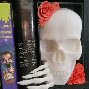 Dark Fantasy Book Nook - 3D Printed Skull with Flowers Aesthetic Horror Decor Ornament for Dark Fantasy Lovers