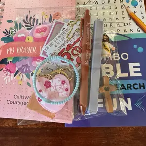 Daily Bread Devotion Set bible prayer journal