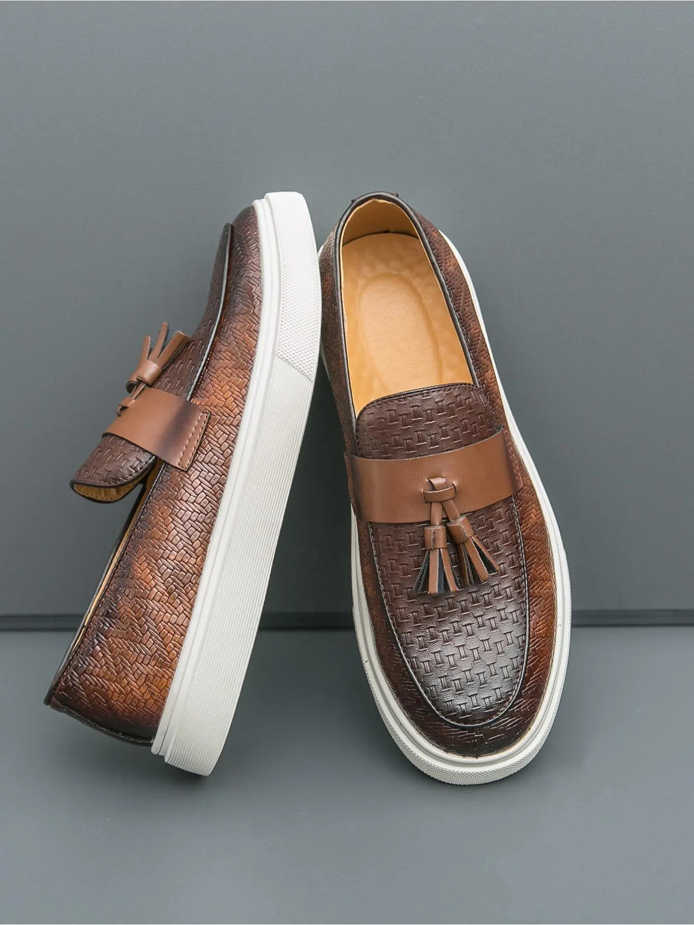 Men's Fashionable Fish Scale Embossed Design Slip on Sneakers, Casual Comfortable Breathable Loafers, Male All-match Round Toe Shoes for Daily Wear, Boy