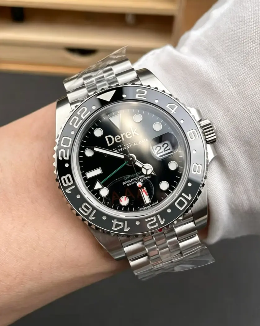 【Derek‘ export】Men's watch with GMT function, green hands, accurate black and gray ceramic watch bezel