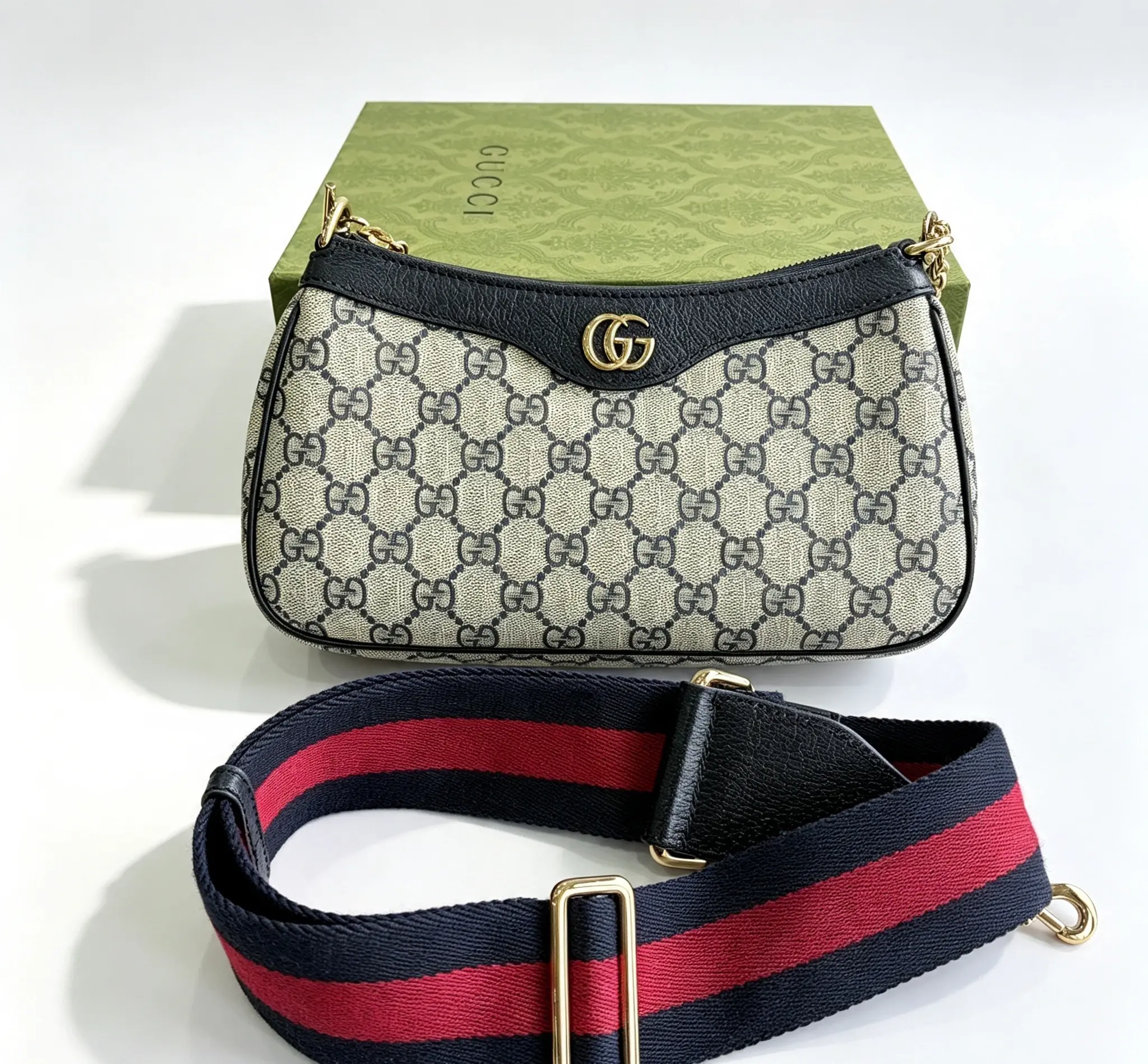 Pre-owned Gucci Monogram Shoulder Bag C0214