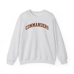 Vintage Capitol Crewneck – Bold Weekend Style in Burgundy & Gold 🟥