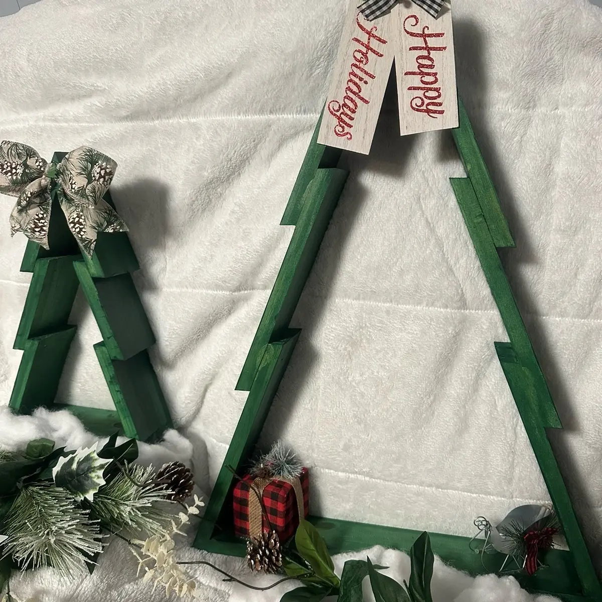 Handmade Green Wooden Christmas Trees - Set of 2 for Festive Home Decor - Perfect for Office Decorations