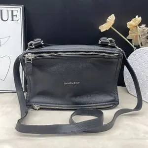 Pre-owned GIVENCHY Leather Shoulder Bags 7.8'' R17719 Shoulder Bag C10145720875 0601 E Kylie