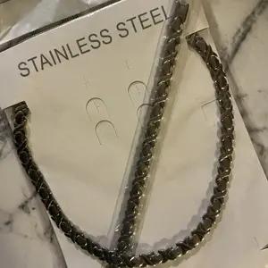 Stainless Steel Chain Necklace with Bracelet Durable & Stylish Accessory for Everyday Wear Perfect for Layering