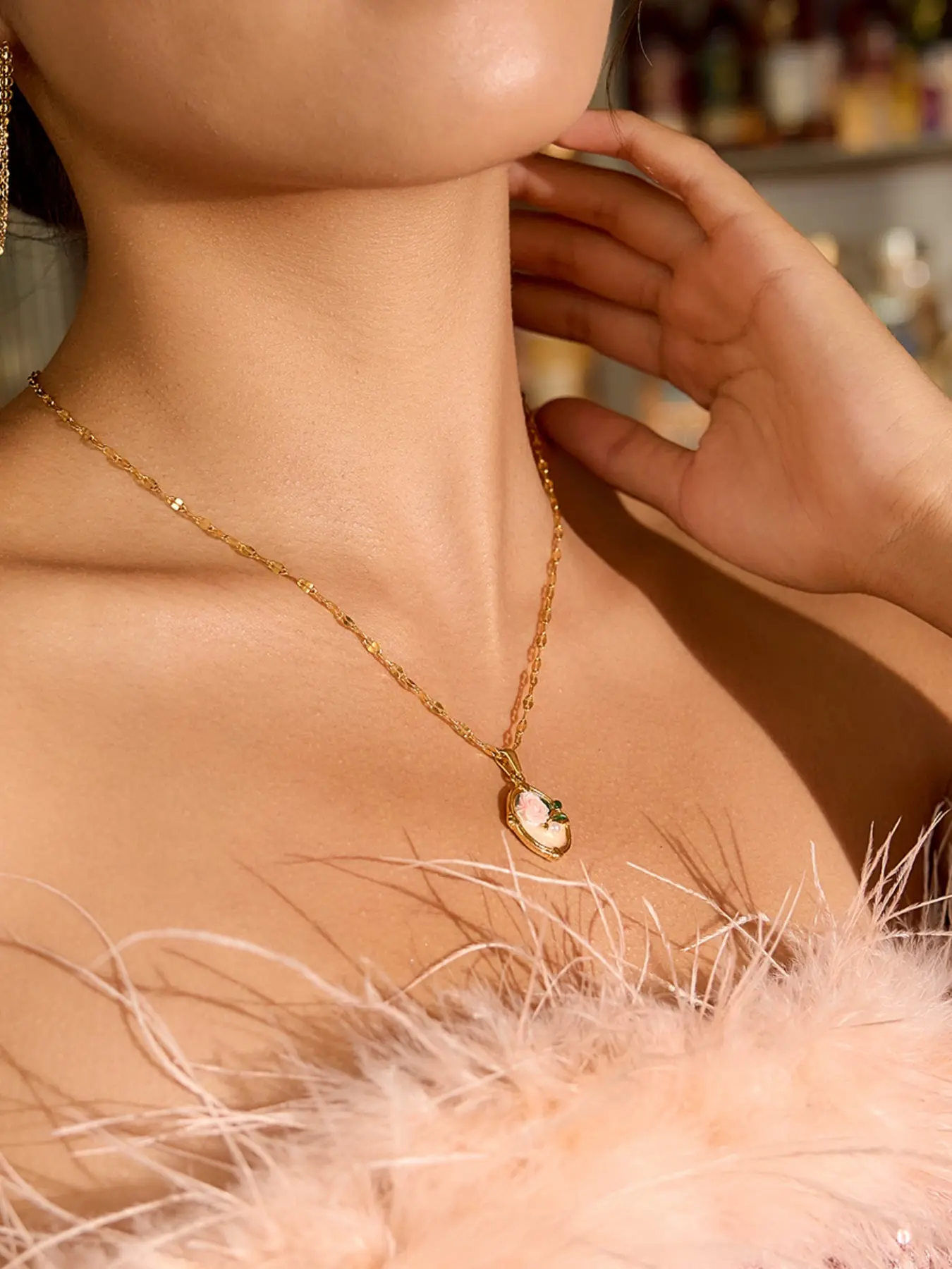 Ladies Necklace Pink Rose Pearl Embellished Oval Pendant Rust Steel 18k Gold Plated Waterproof Anti Allergy Retro Sweet And Artistic Jewelry For Young Girls