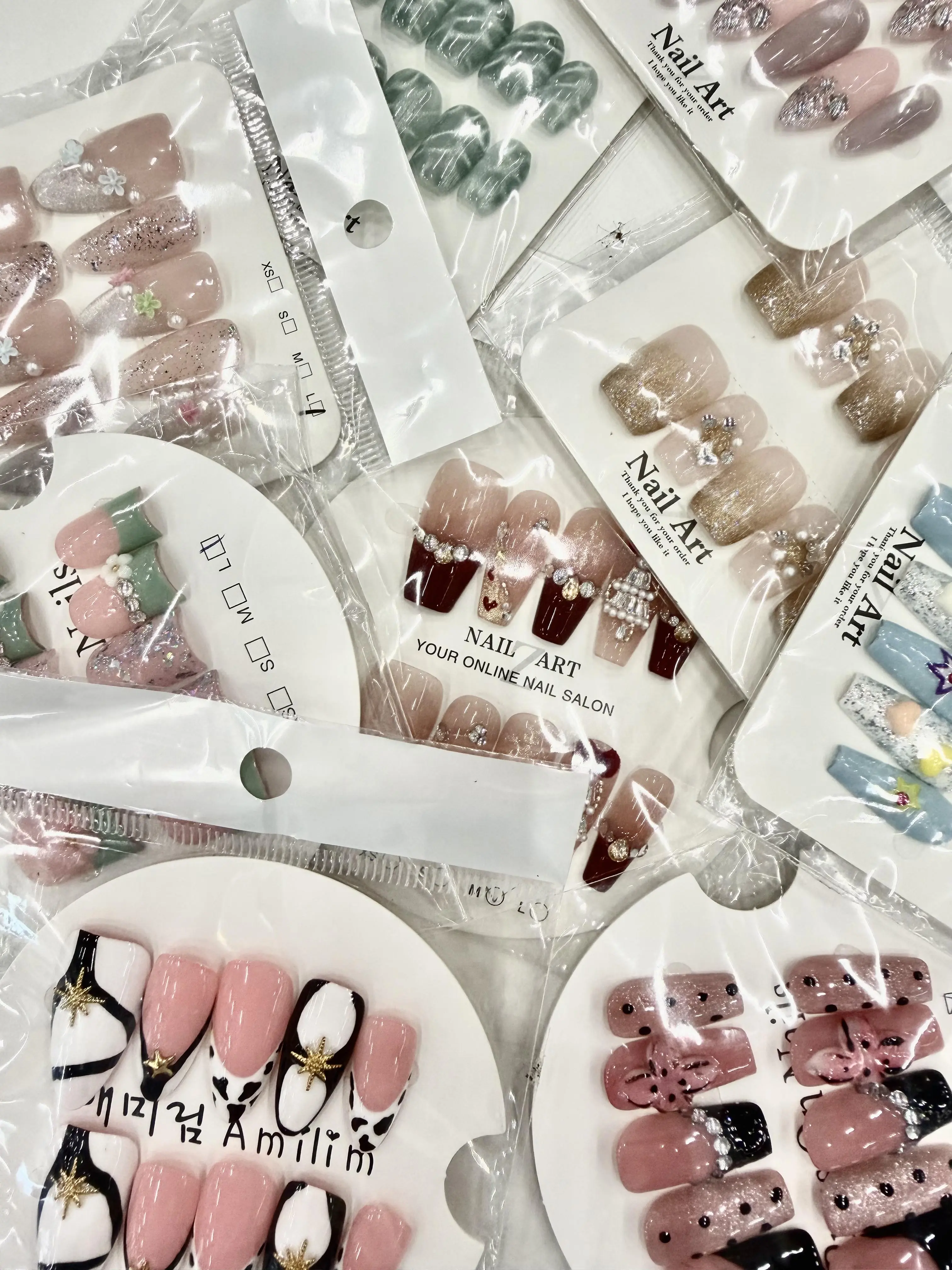 Vian(16430)gc.20.99$ get 20 sets press on nails random bags