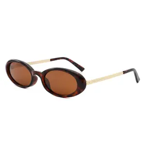 Retro Oval-Frame Women's Glasses in Leopard Print — Casual & Stylish, Unisex Design. Features UV400 protection; perfect as an accessory for daily commutes and outfits, or as a gift.