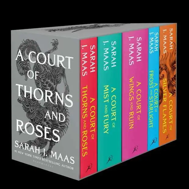 A Court of Thorns and Roses Paperback Box Set (5 books) (A Court of Thorns and Roses, 9) Paperback