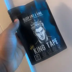 Product Review of King Mouth Tape - one month supply mouth tape for sleep, 30 Pack, black, gentle adhesion, for sleep Snoring Nose Breathing, Sleep Like a King from L**🦅