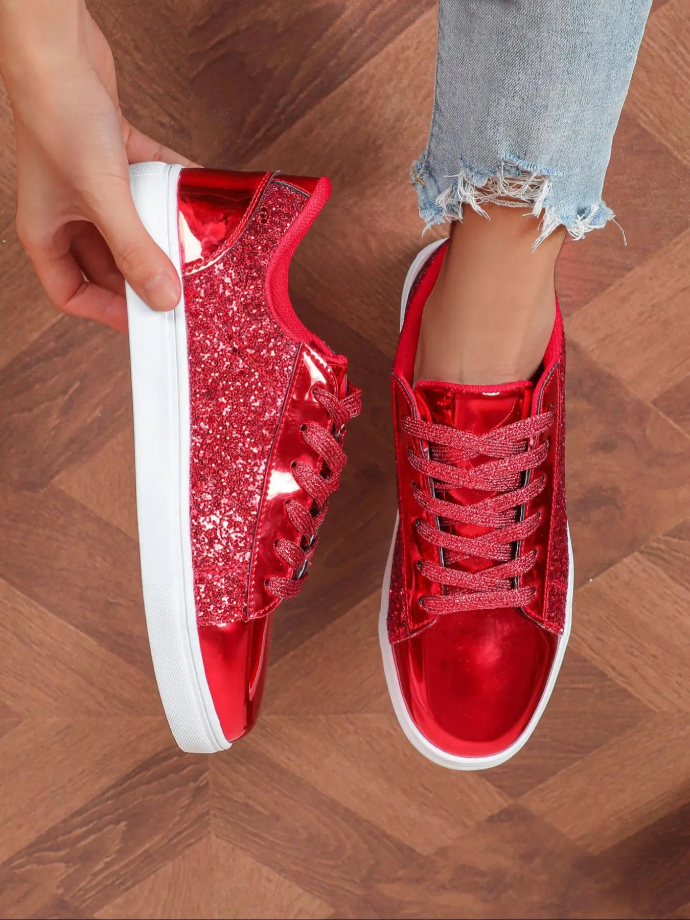 Women's Fashionable Glitter Low Top Sneakers, Casual Comfortable Breathable Sports Shoes, Trendy Walking Sneaker, Walking Shoes, Female All-match Round Toe Lace Up Shoes for Daily Wear, Stylish Sneakers, Footwear Sneakers