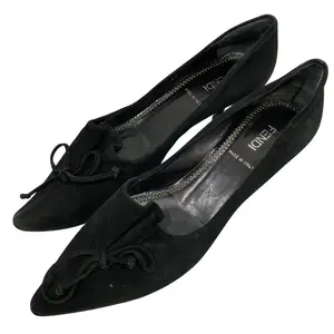 Pre-owned FENDI Suede calfskin Small Leather Goods Suede Pointed Toe Pumps