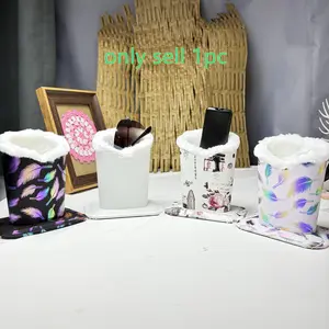 Printed Graffiti Eyeglass Holder, Simple Display Stand, Ultra-Dense Pen Holder, Trendy Eyewear Box, Plush Eyewear Storage Box, Eyewear Organizer Rack, Pen Cups, Office Desk Organizer