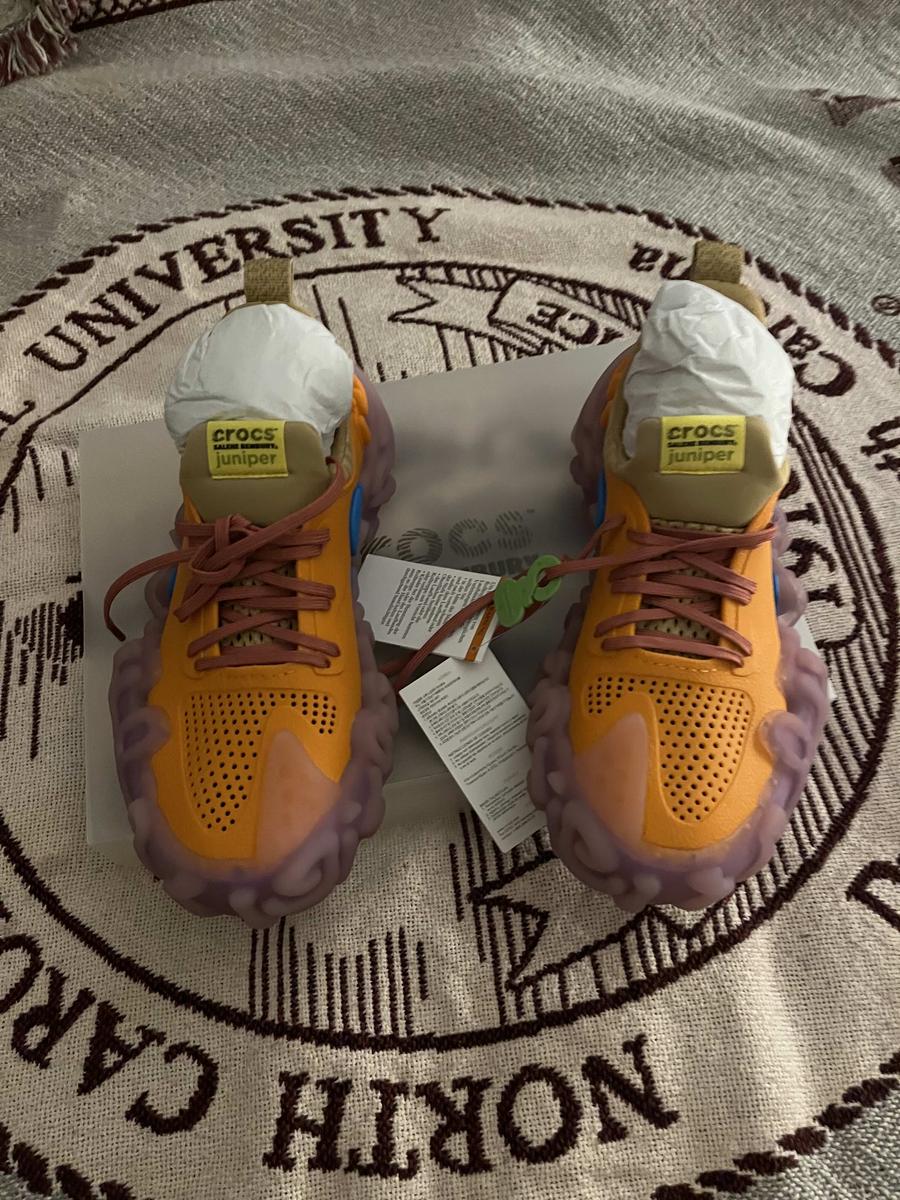 Item: Apricot, Womens 9/Mens 7, 1