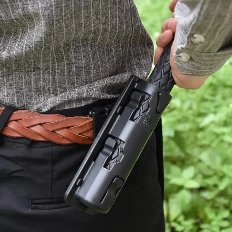 The 360-degree rotatable telescopic baton bag is suitable for most baton holders. It is portable and lightweight