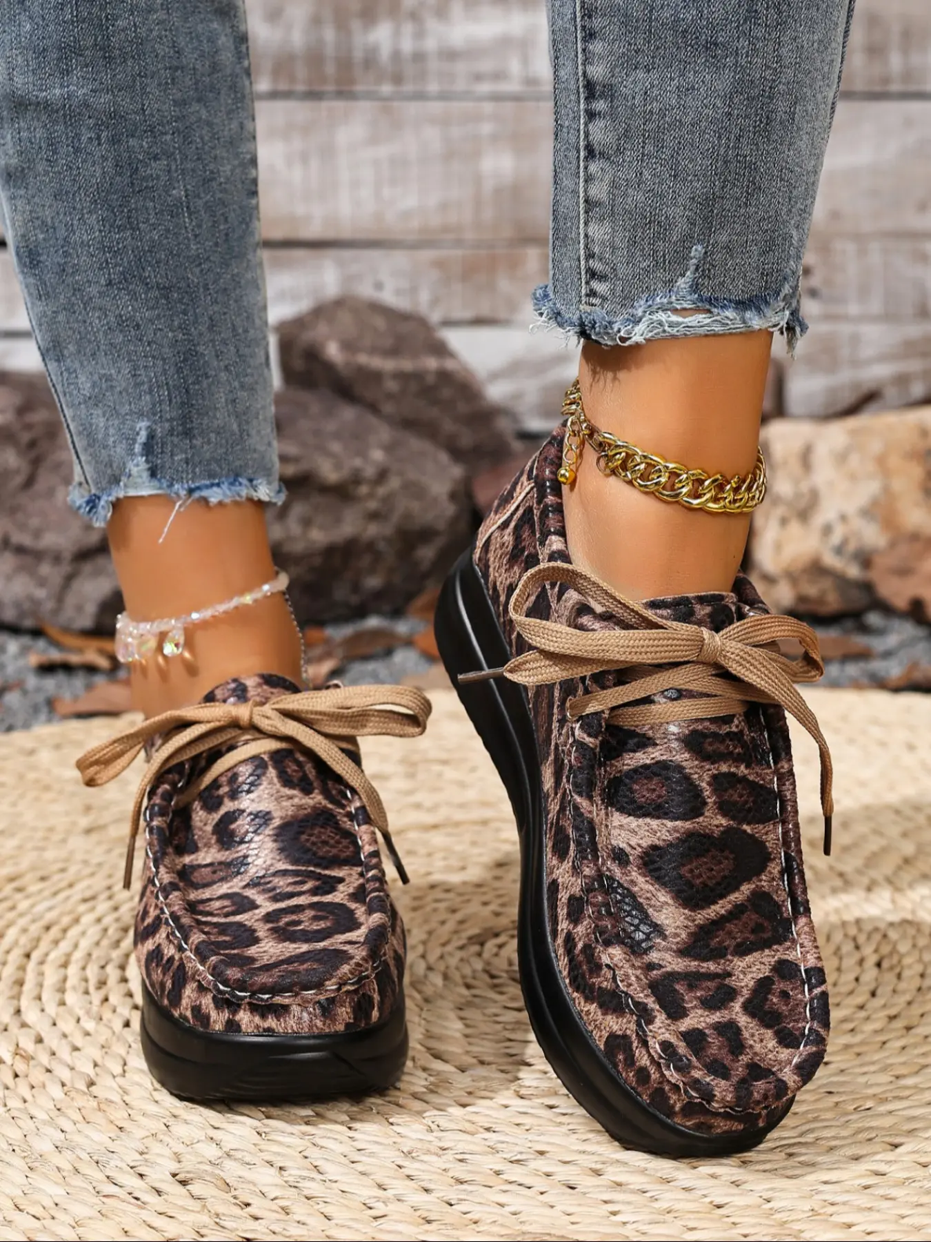 Fashion Leopard Print Closed Casual Low Top Women Shoes, Walking Shoes, Flat Sole Rubber Comfortable Daily Wear, All-Season Stylish Design, Ideal for Leisure Occasions, Footwear