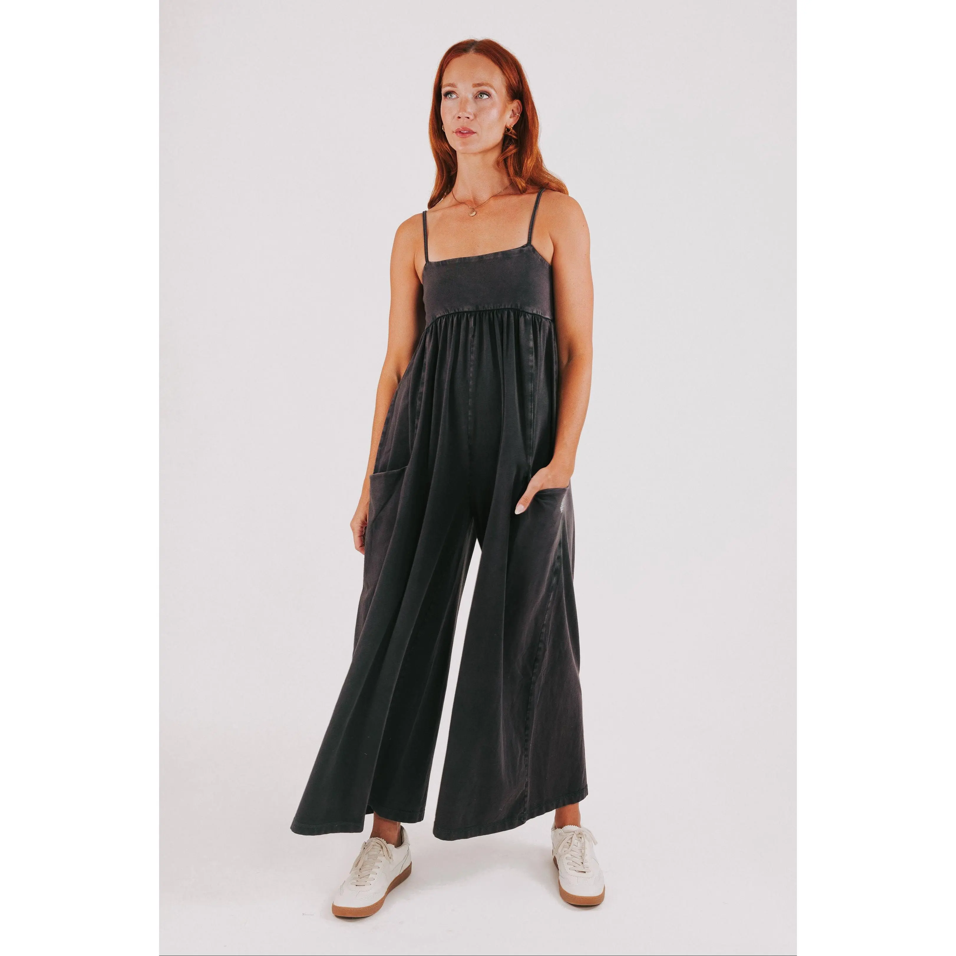 Free People Women's Hot Shot Strappy Onesie - Relaxed Fit Wide Leg Cotton Jumpsuit with Pockets and Adjustable Straps, Pocket, Spaghetti, Overalls, Style, Sleeveless, Casual