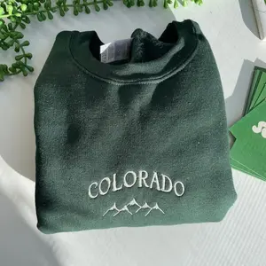 Colorado Embroidered Sweatshirt, Minimalist Mountain Crewneck, Vintage Travel Colorado Pullover Unisex