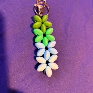 Flower Silicone Bead Keychain for Phone Accessories and Keys - Perfect for Accessory and Key Lovers