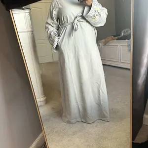 Women's Floral Embroidery Long Sleeve Dress, Modest Casual Round Neck Dress for Daily Wear, Ladies Islamic Clothing for All Seasons, Muslim Women Gowns