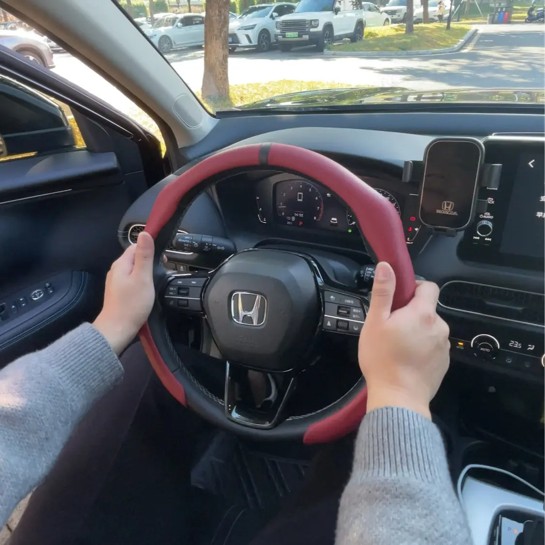 Premium Quality 5D Napa Leather Steering Wheel Cover, Universal Quick-Install Non-Slip Breathable Ultra-Thin All-Season Automotive Accessory with Centering Mark, Modern Design Fit for GMC Car Interior outdoorfun, Car Accessories, Auto Parts Accessories