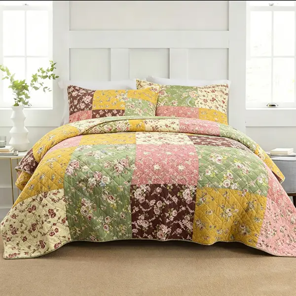 King Size Floral Patchwork Quilt Set 96"x106", 100% Cotton Real Patchwork Printed Quilted Bedspread Coverlet with 2 Matching Floral Pillow Shams Vintage Country Cottage Floral Patch Bedding Set for Farmhouse Bedroom Decor