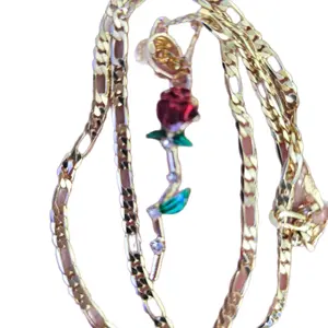 Red Rose Pendant - Simple Product Title Based on Given Information