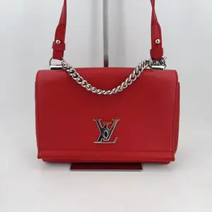 Pre-owned Louis Vuitton leather Shoulder Bags Calfskin Lockme II Chain Bag BB Rubis