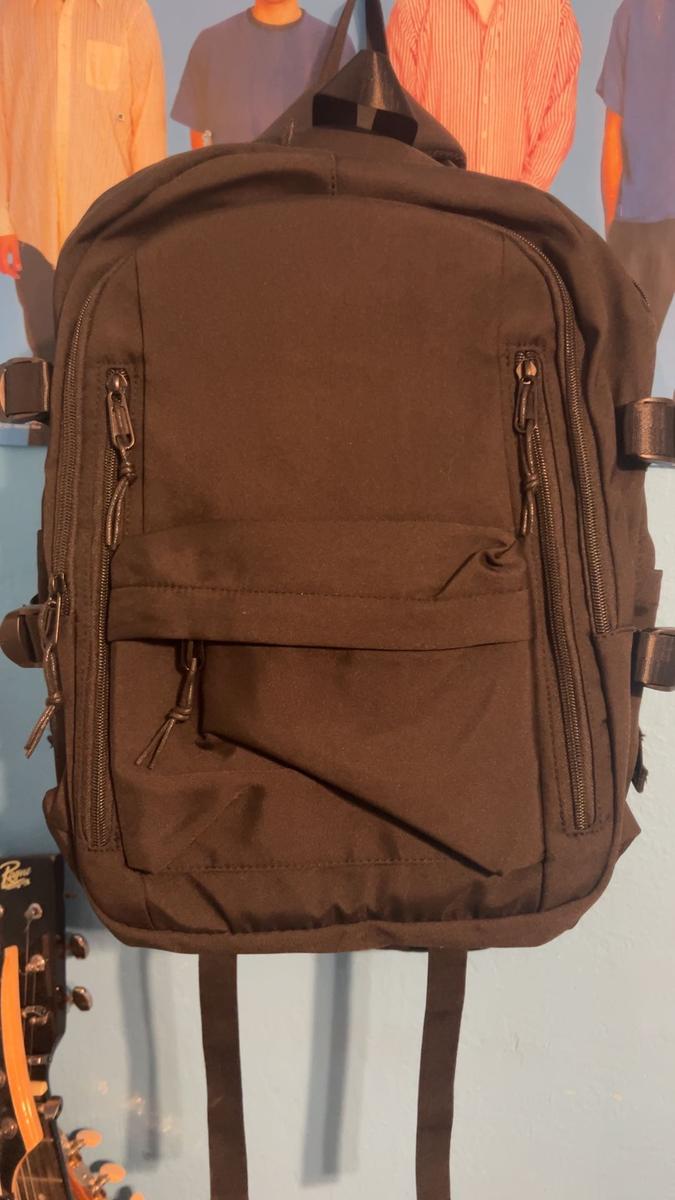 Item: Black, one-size