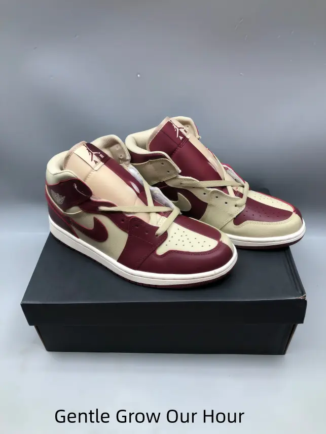 Flexible High-Elastic Shock-Absorbing Foam Midsole, Durable Tri-Color Mid-Top Sneaker for Casual Ball Practice, Skateboarding & Long-Distance Youth Travel