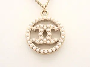 Pre-owned Chanel Coco Mark pearl circle pendant necklace 11675475352/073561