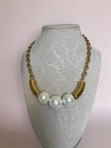 Chunky Necklace large simulated pearls