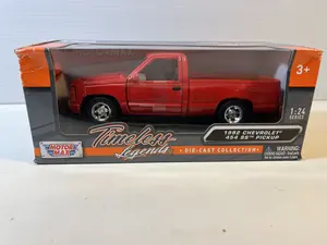 1992 Chevy 454 SS Diecast Model Truck: 1/24 Scale, New In the Box By Motor Max