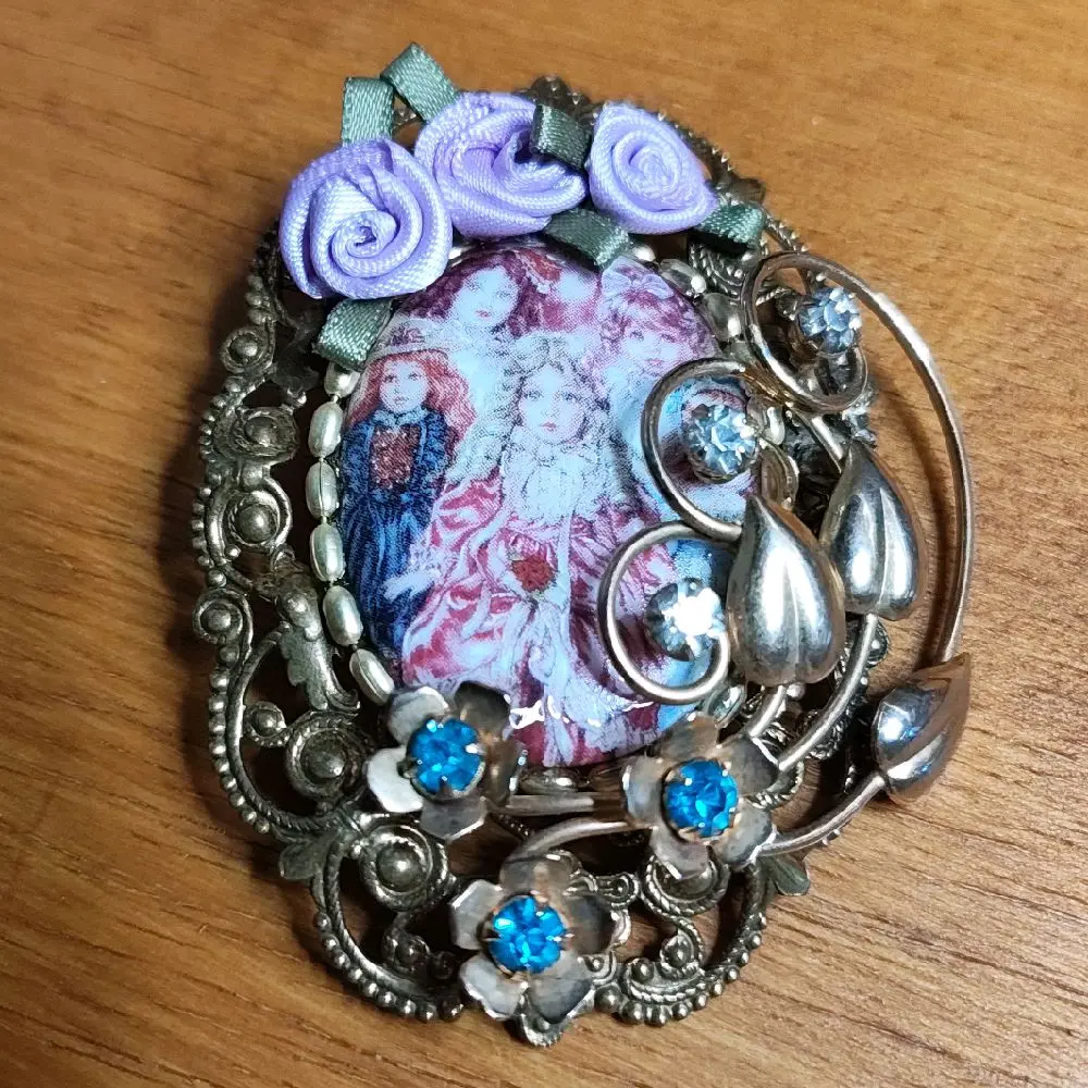 Handmade Art Deco Doll Style Cameo Brooch