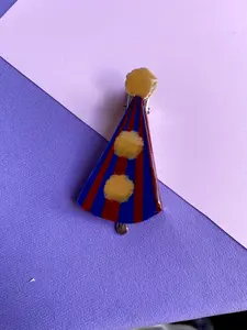 3" Pomni Clown Hat Hair Clips // whimsical fashion accessory // clown aesthetic // amazing digital circus fashion accessory