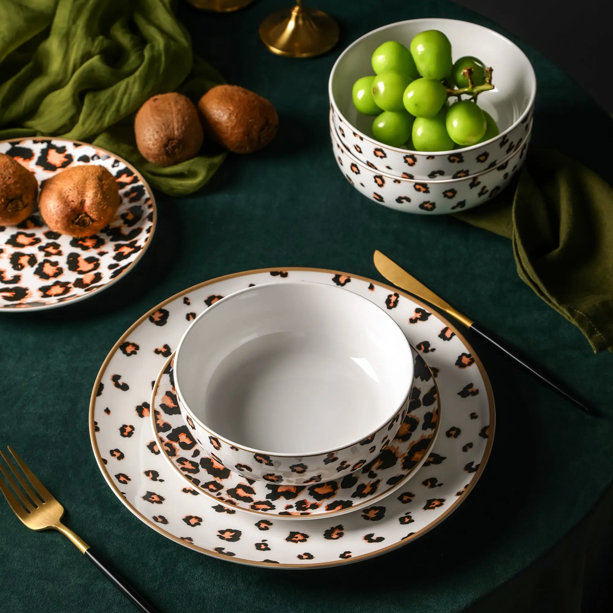Majestic Porcelain Dinnerware Set - Multicolored