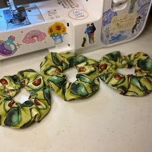 Avocado Pattern Scrunchie