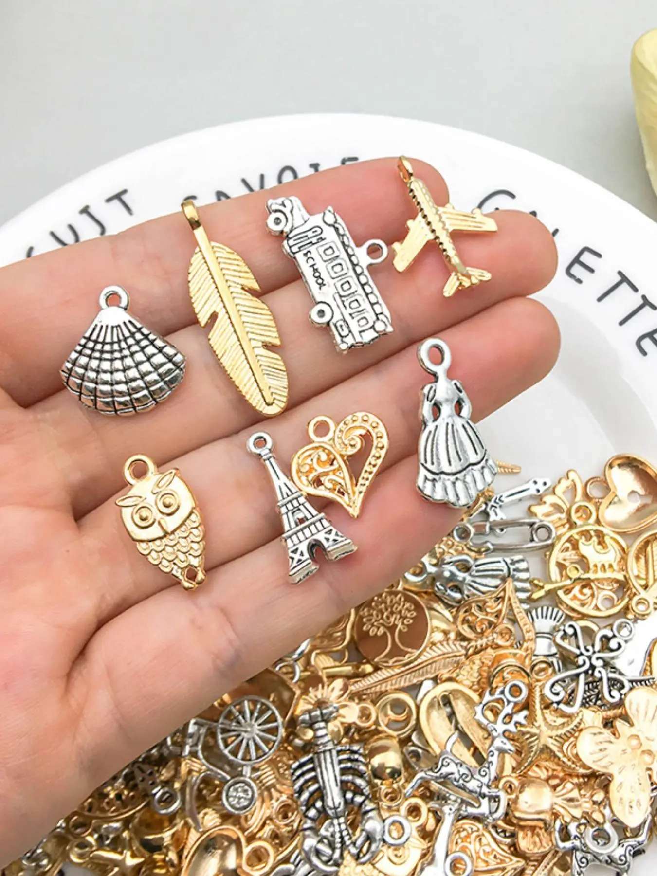 Mixed Color DIY Jewelry Kit, Heart & Leaf & Owl Animal & Marine Life Design Jewelry Making Accessories, Perfect for Bracelet & Necklace DIY Making