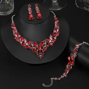 Bridal Jewelry Set for Women, Elegant Vintage Leaf Design 3-in-1 Set with Necklace, Earrings, and Bracelet for Weddings, Earring For Women, Bride