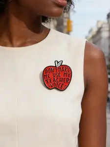 Don't Make Me Use My Teacher Voice Enamel Pin, Interesting Red Apple Brooch, Backpack Lapel Badge, Fashion Jewelry Suitable for Men and Women, Daily Wear, Gift for Friends